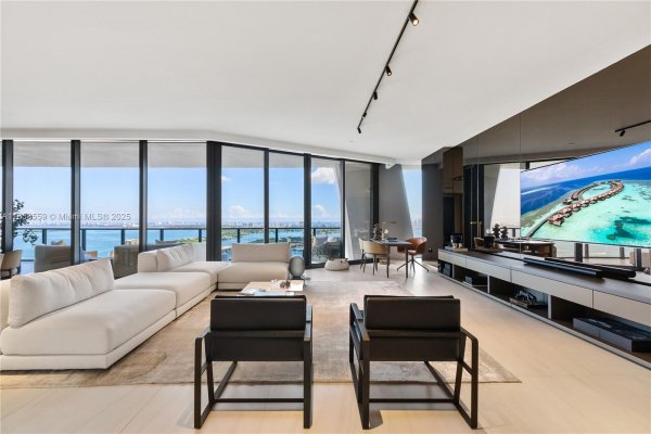 1000 Biscayne Blvd #3502 Miami, FL 33132 1000 Biscayne Blvd #3502 Miami, FL 33132