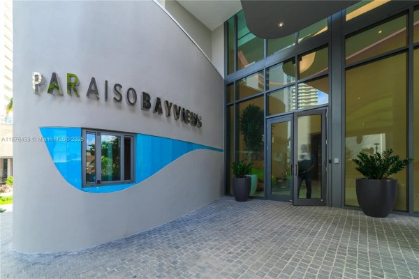 501 NE 31st St #PH4402 Miami, FL 33137