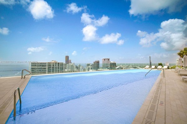 300 Biscayne Blvd Way #1907W Miami, FL 33131