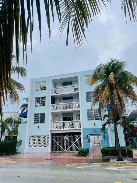 335 Collins Ave #302 Miami Beach, FL 33139