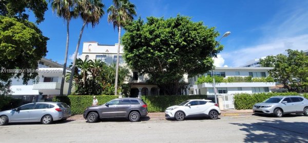 934 Michigan Ave #302 Miami Beach, FL 33139