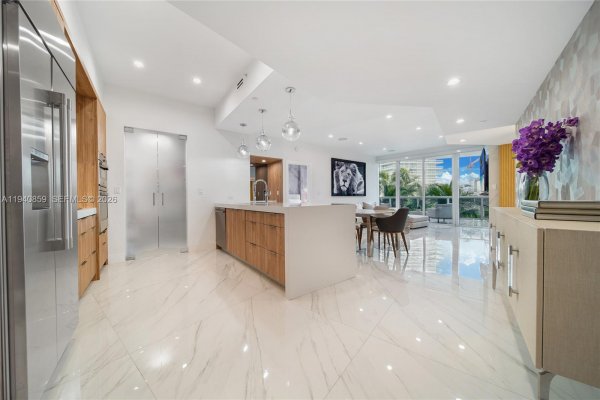 400 Alton Rd #409 Miami Beach, FL 33139