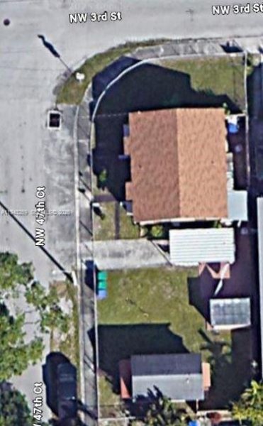 277 NW 47th Ct Miami, FL 33126