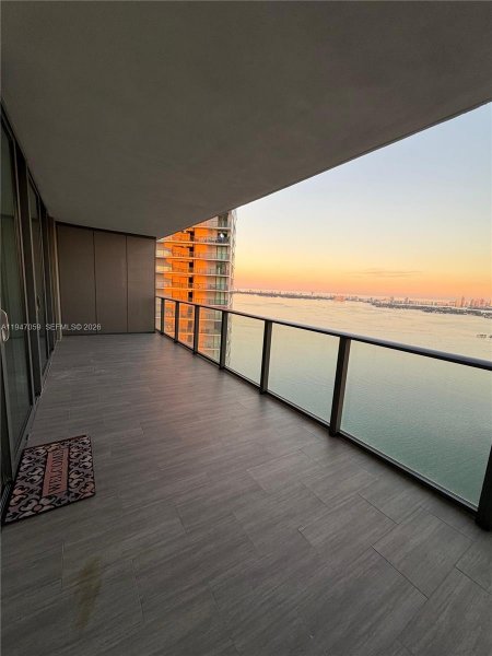 650 NE 32nd St #4406 Miami, FL 33137