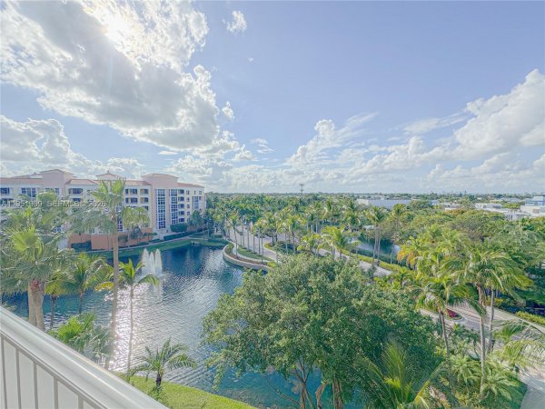 703 Crandon Blvd #PH-3 Key Biscayne, FL 33149