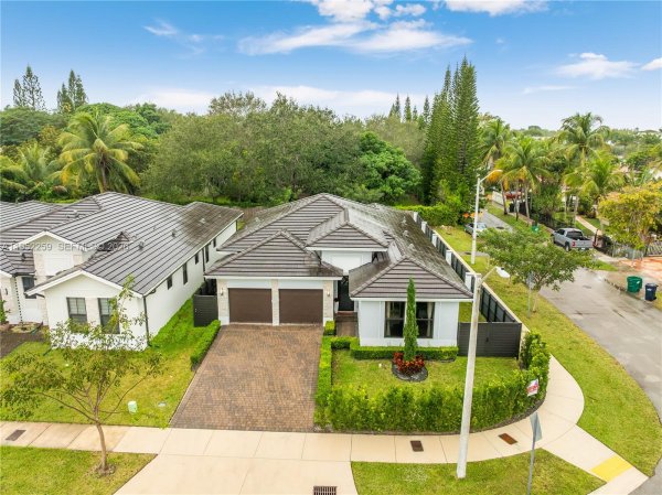 19410 SW 124th Ct Miami, FL 33177