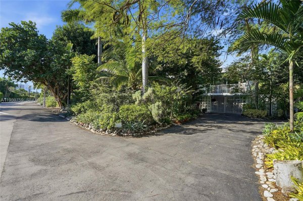 1511 S Ocean Dr Fort Lauderdale, FL 33316