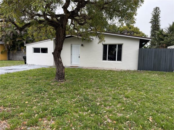 1835 NE 153rd St North Miami Beach, FL 33162