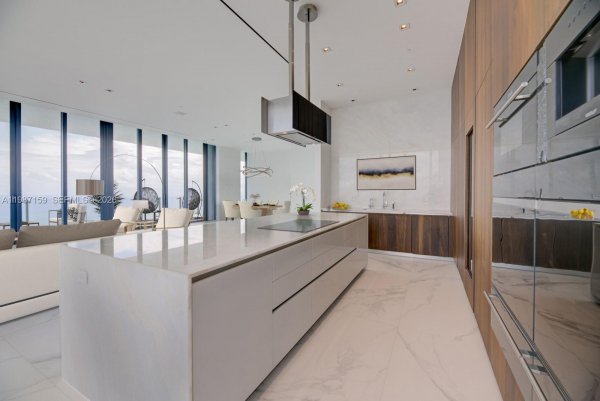 17141 Collins Ave #4501 Sunny Isles Beach, FL 33160