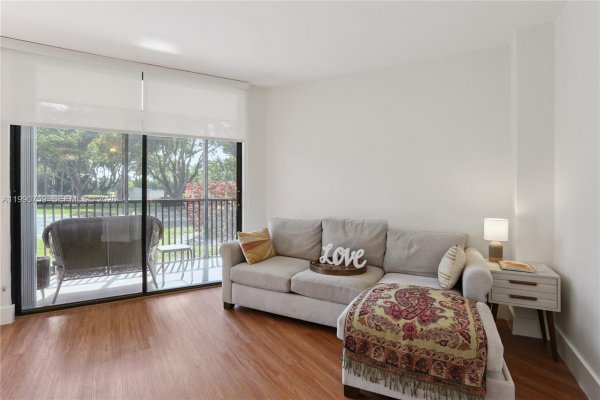 3101 N Country Clb Dr #102 Aventura, FL 33180