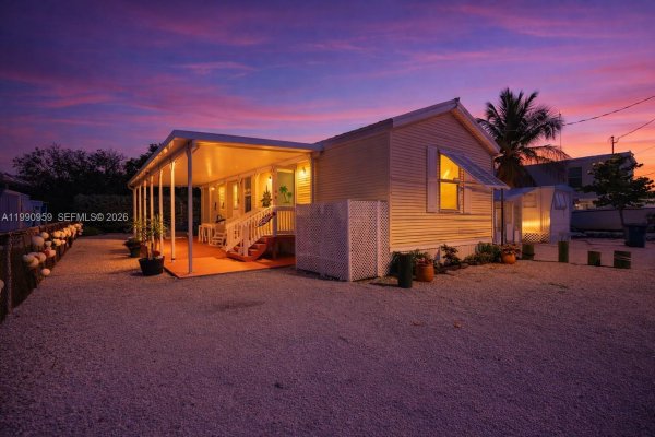 112 Tweedy Pie Ter Key Largo, FL 33037