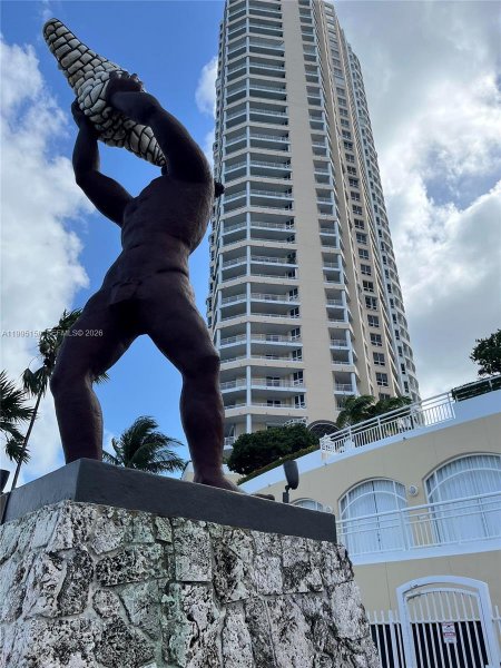 808 Brickell Key Dr #2002 Miami, FL 33131