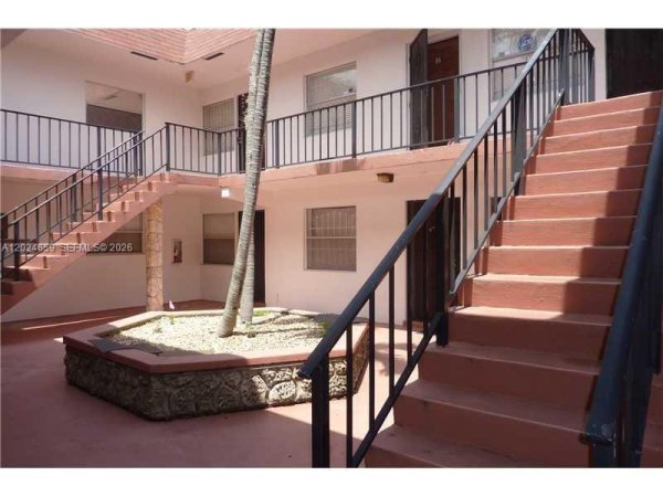 344 SW 1st St #9 Pompano Beach, FL 33060