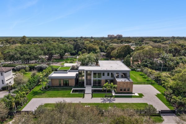 5900 SW 129th Ter Pinecrest, FL 33156
