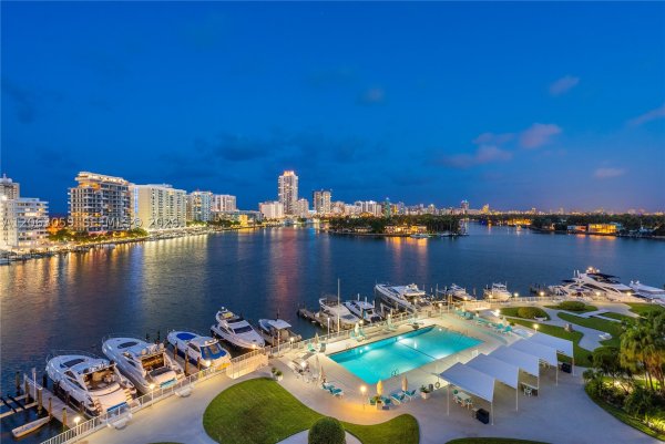 900 Bay Dr #702/704 Miami Beach, FL 33141