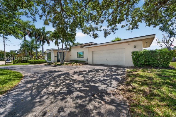 8880 SW 149th St Palmetto Bay, FL 33176