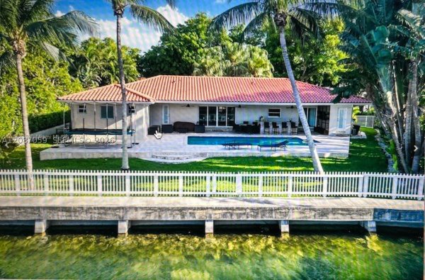 1541 Tagus Ave Coral Gables, FL 33156