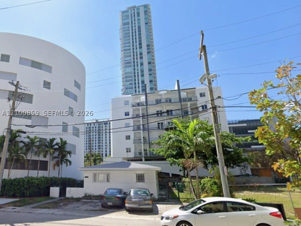 460 NE 29th Ter Miami, FL 33137
