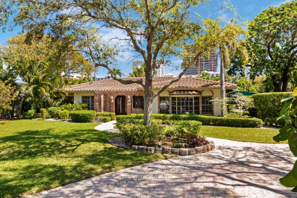 1350 W Terra Mar Pompano Beach, FL 33062