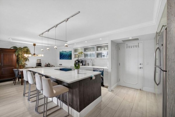 5440 N Ocean #805 Singer Island, FL 33404