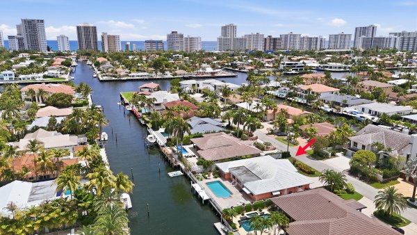 3021 NE 40th Fort Lauderdale, FL 33308