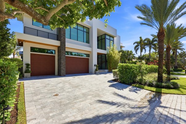 2863 NE 27th Fort Lauderdale, FL 33306