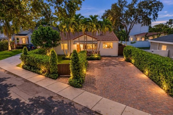 712 Ponce De Leon Dr Fort Lauderdale, FL 33316