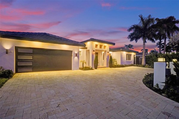 2805 NE 29th St Fort Lauderdale, FL 33306