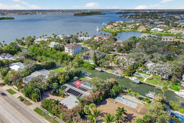 547 E Causeway Vero Beach, FL 32963