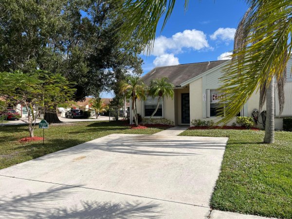 251 Palmetto #C Jupiter, FL 33458