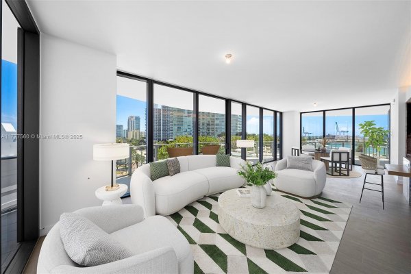 500 Alton Rd #801 Miami Beach, FL 33139 500 Alton Rd #801 Miami Beach, FL 33139