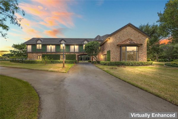 8700 Surrey Ln Boca Raton, FL 33496