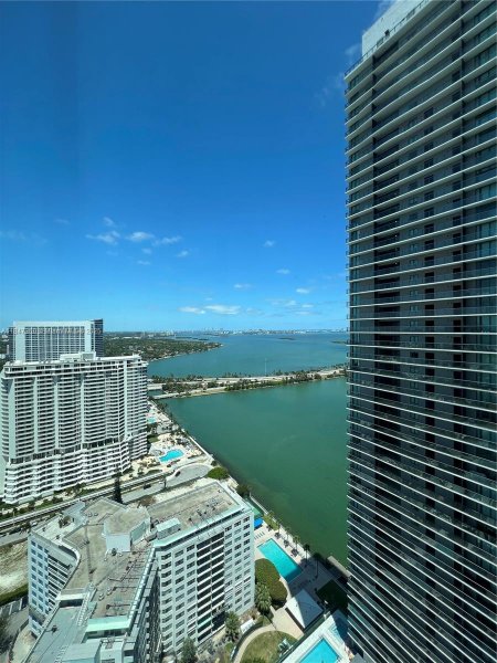 650 NE 32nd St #3508 Miami, FL 33137