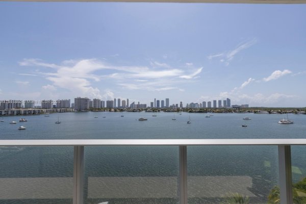 17111 SE Biscayne Blvd #909 North Miami Beach, FL 33160