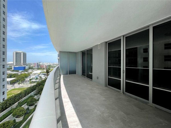 488 NE 18th St #2806 Miami, FL 33132