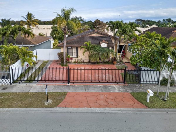 17307 SW 115th Ave Miami, FL 33157