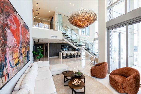 851 NE 1st Ave #4611 Miami, FL 33132