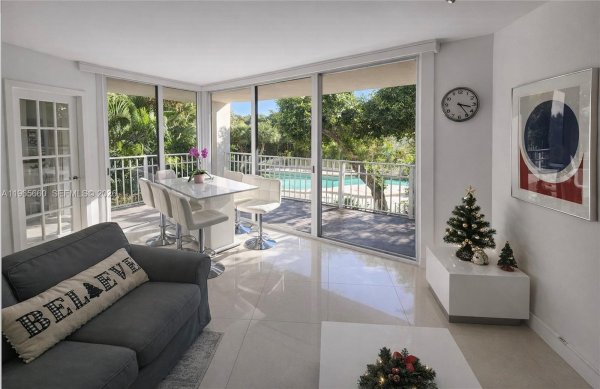 1000 Quayside Ter #408 Miami, FL 33138