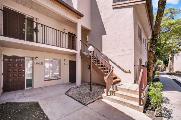 9436 SW 140th Ct #9436 Miami, FL 33186