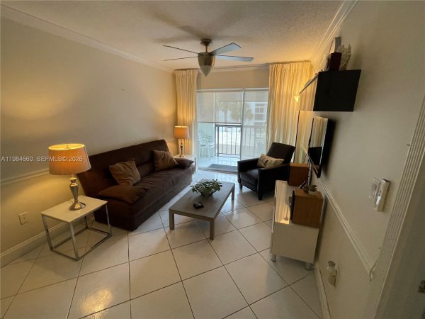 201 178th Dr #313 Sunny Isles Beach, FL 33160