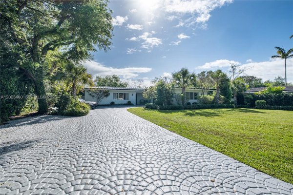 10235 SW 58th Ct Pinecrest, FL 33156