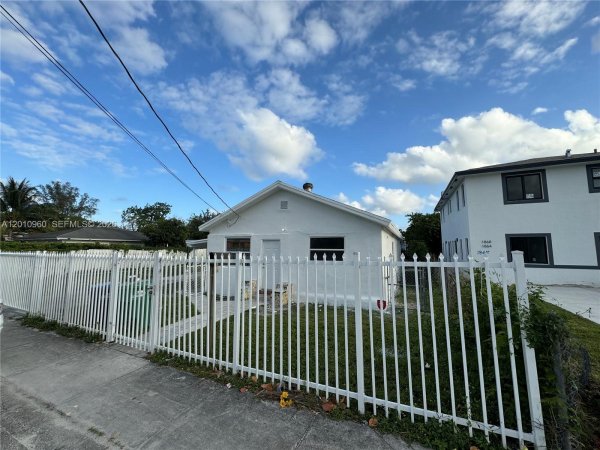 Undisclosed Address Miami, FL 33147