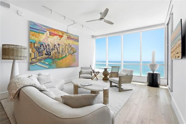 100 S Pointe Dr #1807 Miami Beach, FL 33139