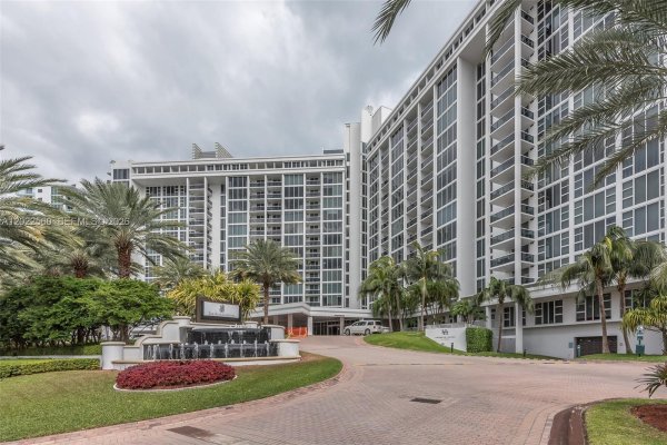 10275 Collins Ave #706 Bal Harbour, FL 33154