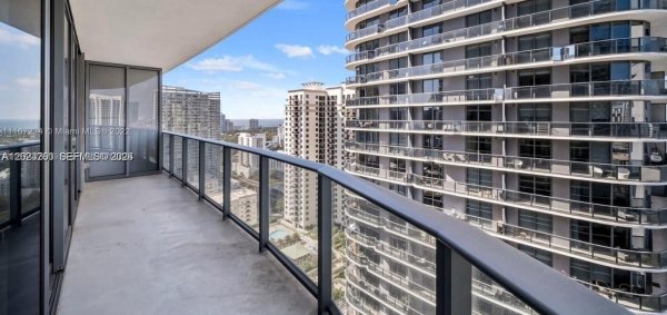 45 SW 9th St #2908 Miami, FL 33130