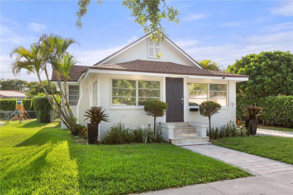 900 Tangier St Coral Gables, FL 33134