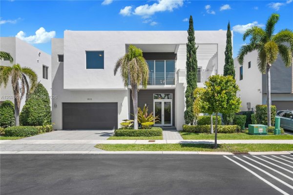 9915 NW 75th St Doral, FL 33178