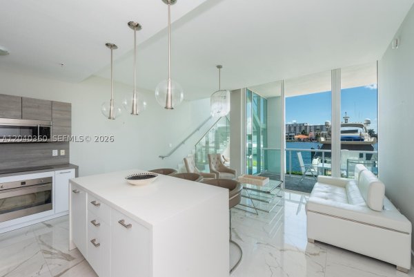 400 Sunny Isles Blvd #104 Sunny Isles Beach, FL 33160