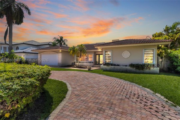 2930 NE 164th St North Miami Beach, FL 33160