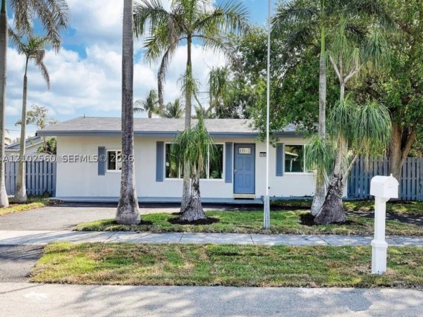 3700 NE 13th Ter Pompano Beach, FL 33064